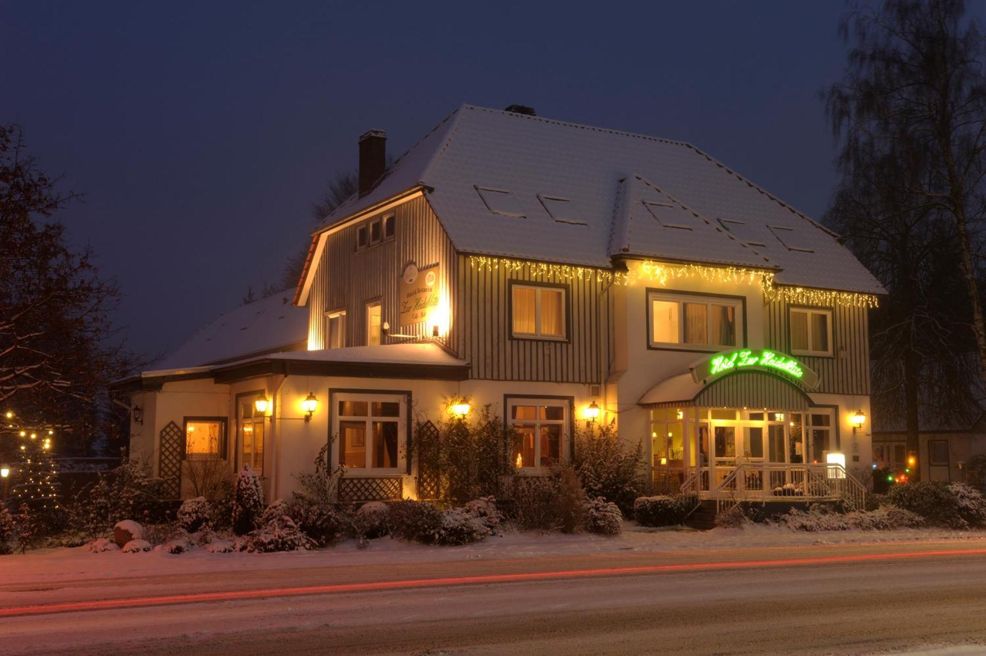 Hotel Zur Heidebluete Hambuhren Exterior photo