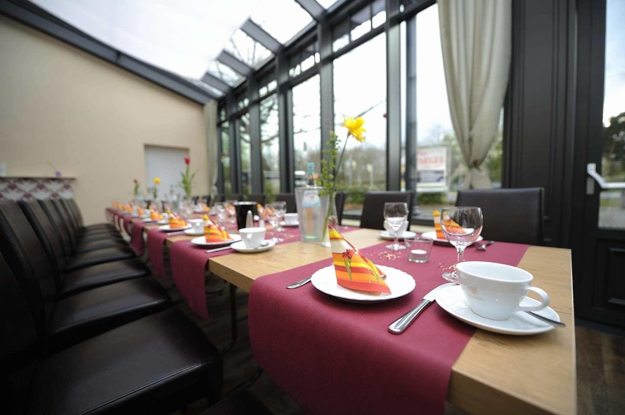 Hotel Zur Heidebluete Hambuhren Exterior photo